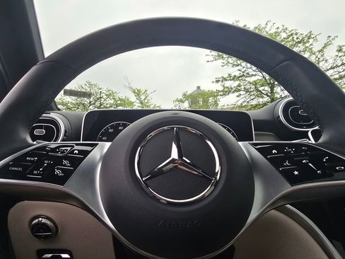 Certified 2025 Mercedes-Benz GLC 350e 4MATIC image 28