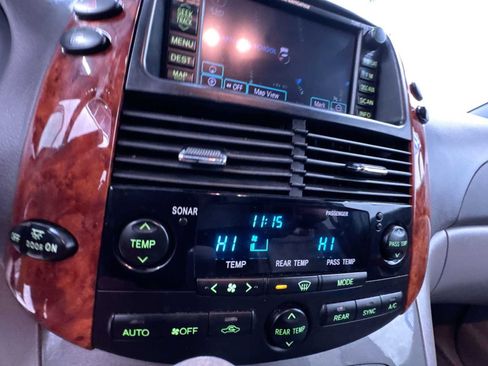 Used 2008 Toyota Sienna XLE Limited image 27