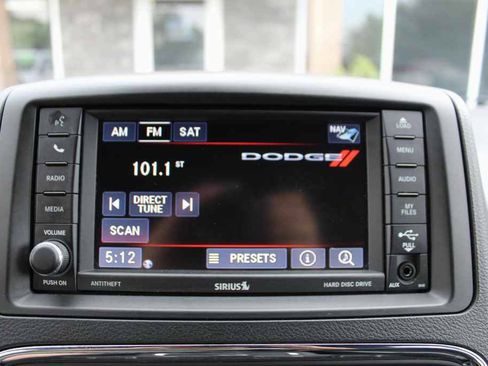 Used 2016 Dodge Grand Caravan SXT FWD image 18