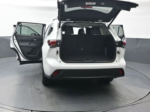 Certified 2023 Toyota Highlander XLE image 59