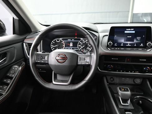 Certified 2025 Nissan Rogue SV AWD/4WD image 12