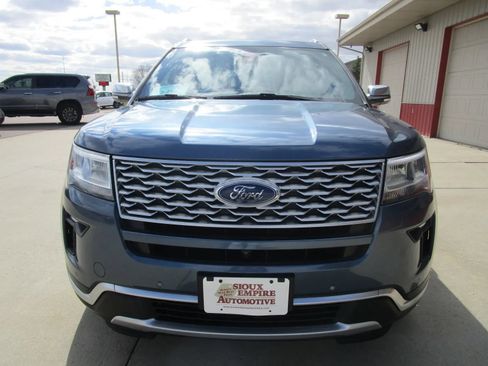 Used 2018 Ford Explorer Platinum AWD/4WD image 4