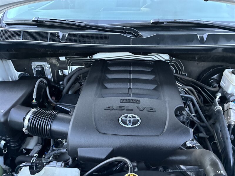 Used 2012 Toyota Tundra 4x4 CrewMax w/ Tow Pkg image 23