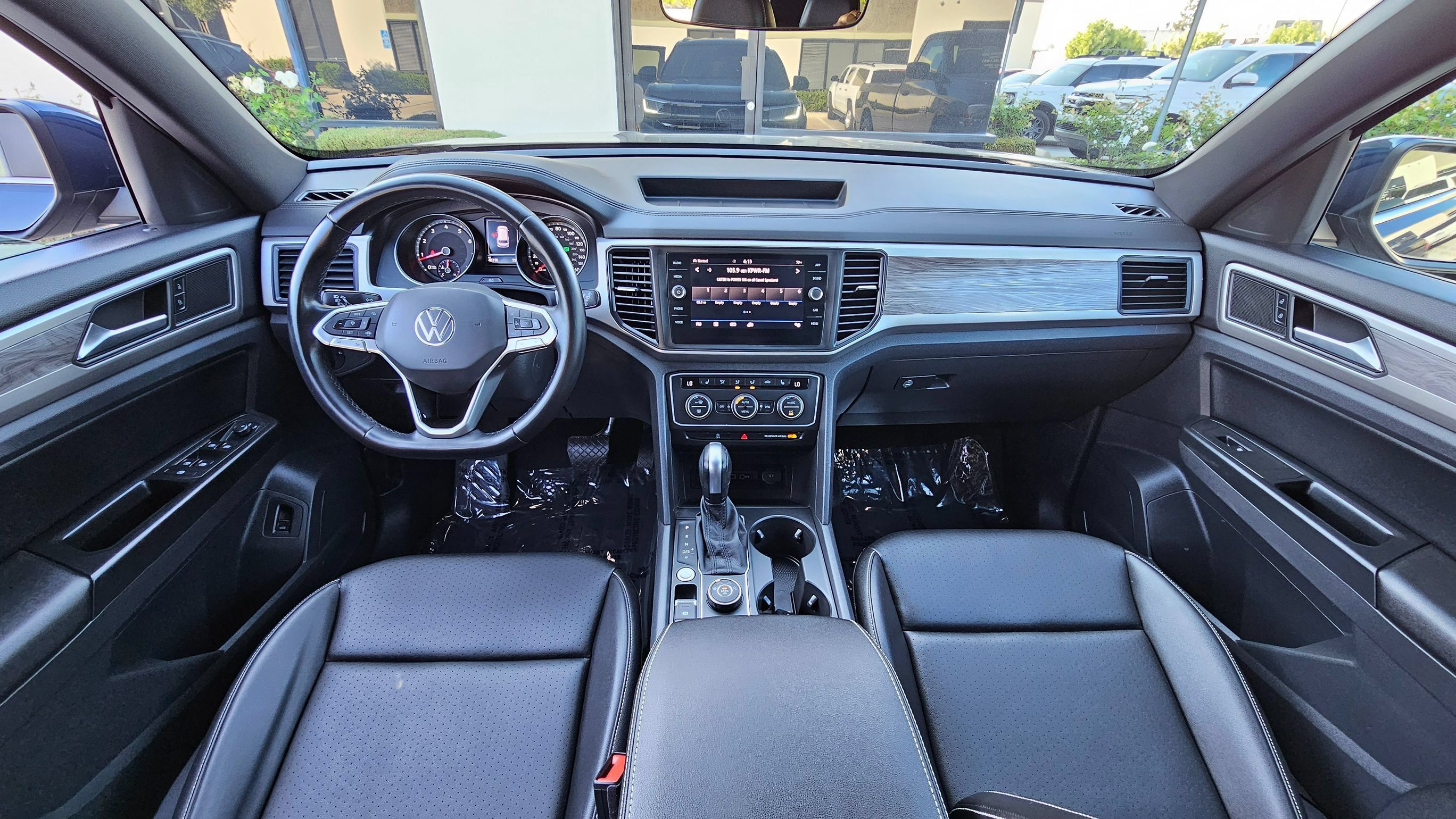 Used 2020 Volkswagen Atlas Cross Sport SE AWD/4WD image 18