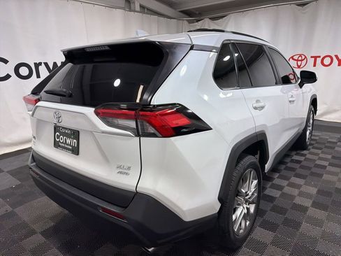 Used 2023 Toyota RAV4 XLE Premium image 7