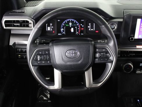 Used 2025 Toyota 4Runner SR5 RWD image 9