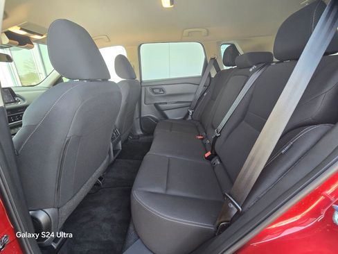 Used 2025 Nissan Rogue S image 15