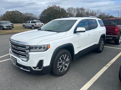 Used 2023 GMC Acadia SLT w/ Preferred Package image 3