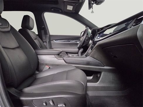 Used 2024 Cadillac XT6 Premium Luxury w/ Technology Package image 14