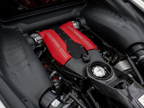 Used 2018 Ferrari 488 GTB RWD image 34