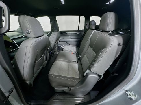 Used 2025 GMC Acadia Elevation image 29