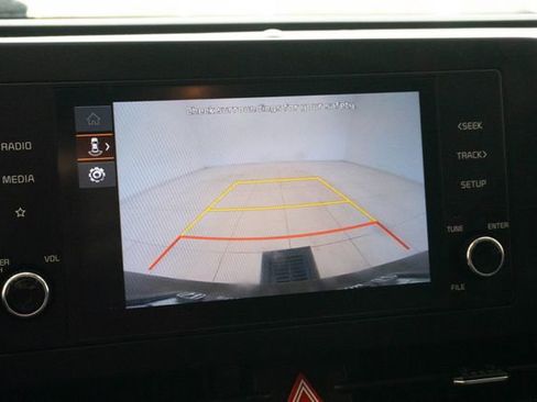 Used 2024 Kia Sportage LX image 25