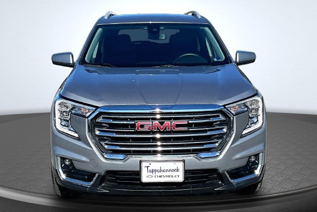 Used 2024 GMC Terrain SLT AWD/4WD image 2