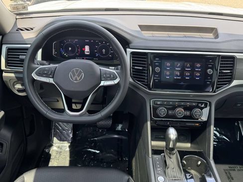 Used 2023 Volkswagen Atlas SE w/ Panoramic Sunroof Package AWD/4WD image 40