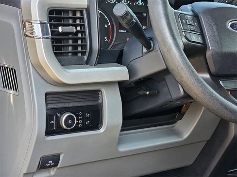 Used 2024 Ford F250 XLT image 18