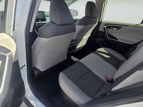Used 2021 Toyota RAV4 XLE w/ Convenience Package image 15