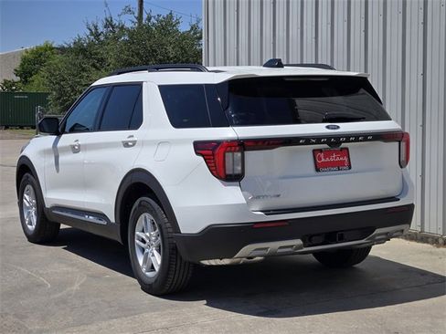 New 2025 Ford Explorer Active w/ Active Comfort Package image 6