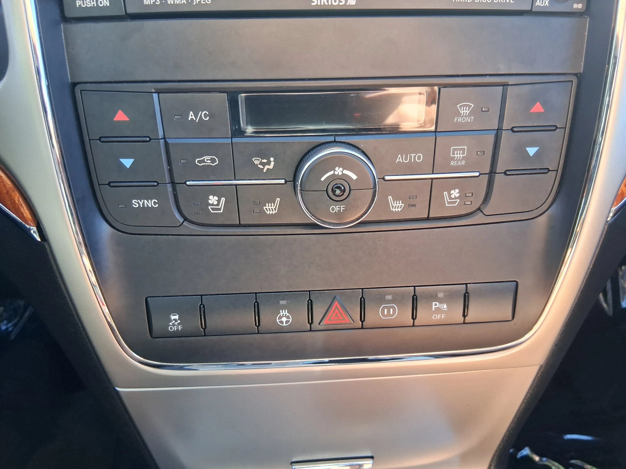 Used 2011 Jeep Grand Cherokee Overland AWD/4WD image 22