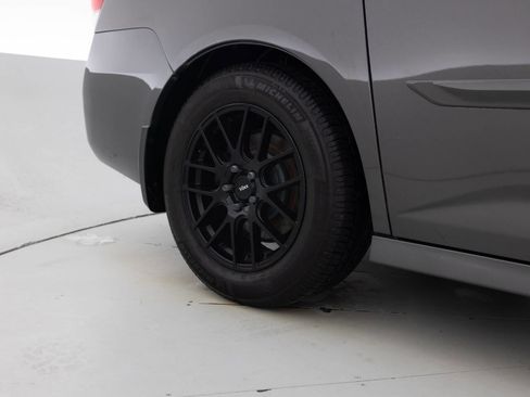 Used 2014 Honda Odyssey Touring image 19