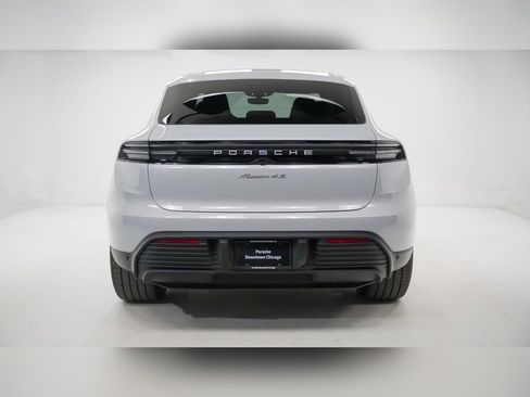 Certified 2025 Porsche Macan 4S Electric image 11