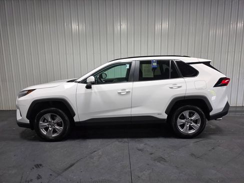 Used 2024 Toyota RAV4 XLE w/ Convenience Package AWD/4WD image 4