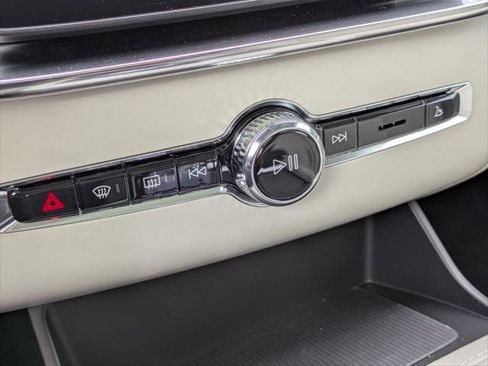 New 2026 Volvo XC90 B6 Ultra w/ Protection Package image 11