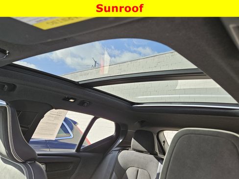 Used 2021 Volvo XC40 P8 Recharge image 28