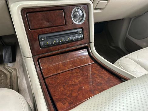 Used 2005 Cadillac Escalade AWD image 51