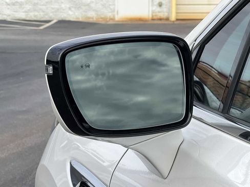 Used 2021 Buick Enclave Essence w/ Sport Touring Edition image 30