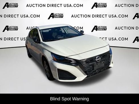 Used 2024 Nissan Altima 2.5 S image 5