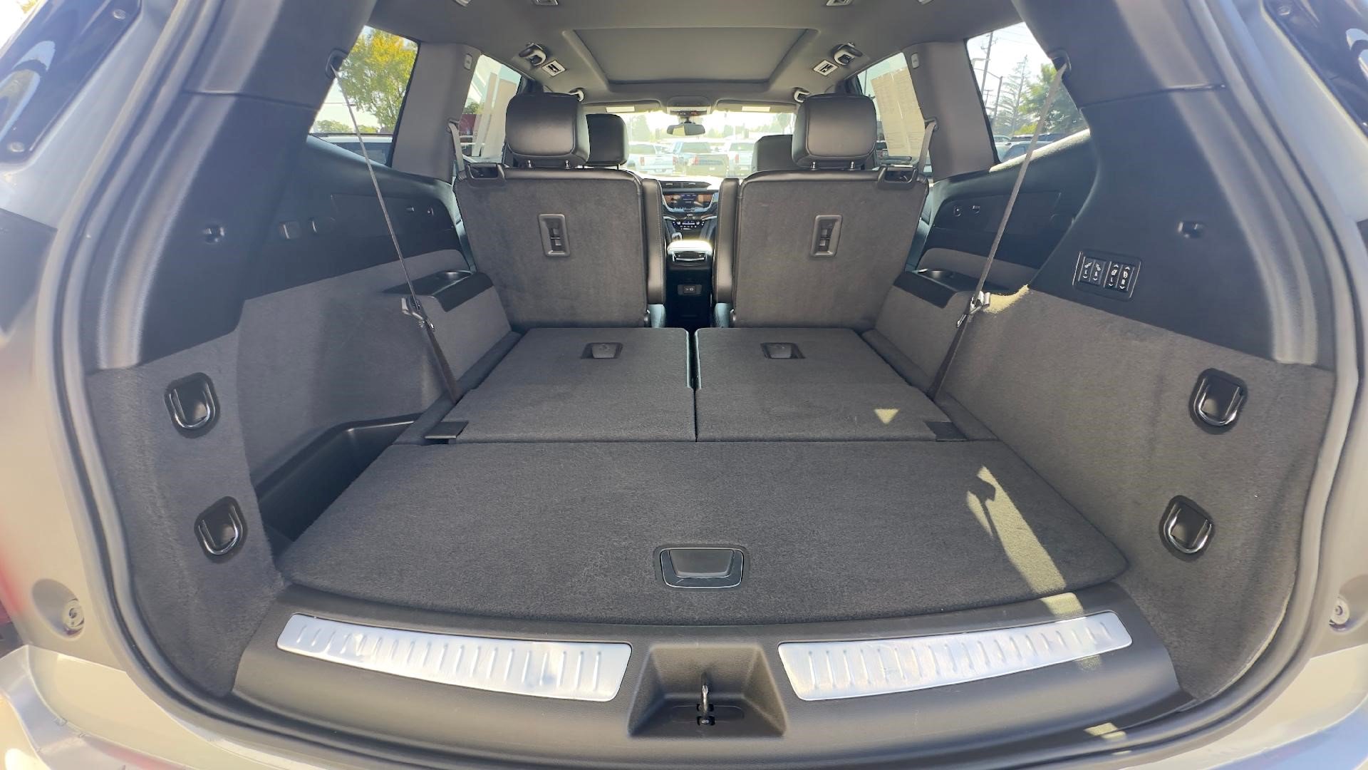 Certified 2025 Cadillac XT6 Premium Luxury AWD/4WD image 6