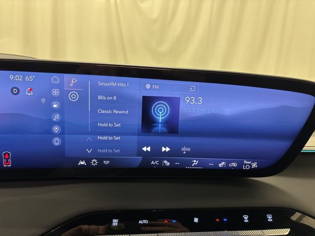 Used 2025 Buick Enclave Avenir w/ Super Cruise Package AWD/4WD image 28