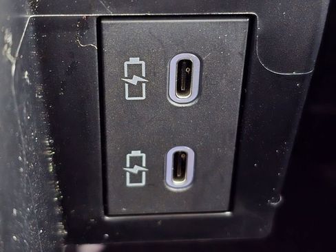 Used 2025 Toyota Sienna XSE w/ XSE Premium Package image 9