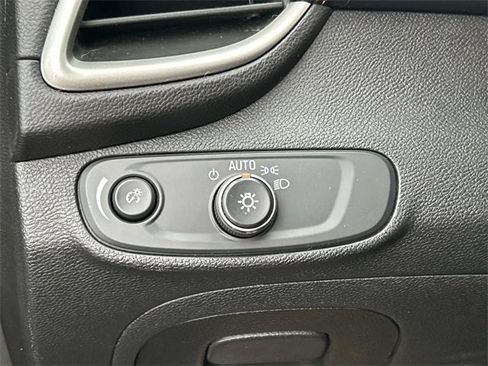 Used 2020 Chevrolet Trax LT w/ Driver Confidence Package image 31