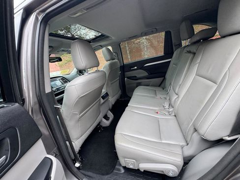 Used 2016 Toyota Highlander XLE w/ Protection Package #3 image 10