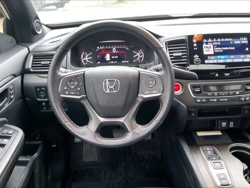 Used 2023 Honda Passport TrailSport image 6