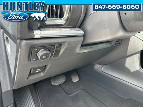 Used 2025 Ford Expedition Platinum w/ Platinum Ultimate Package AWD/4WD image 20