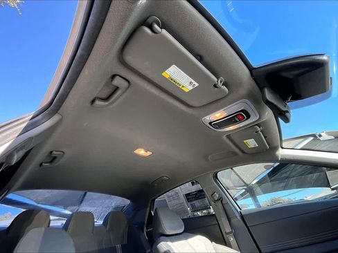 Used 2023 Hyundai Elantra SEL w/ Convenience Package image 13