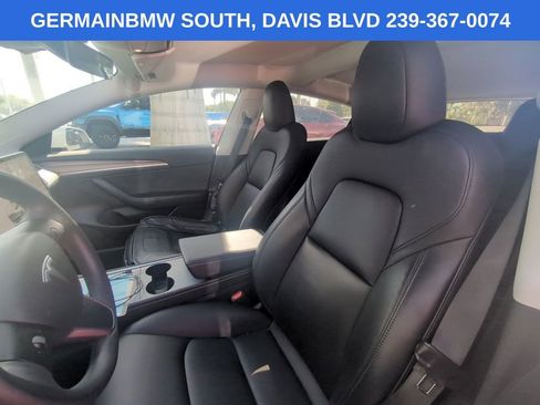 Used 2023 Tesla Model 3 Standard Range image 9