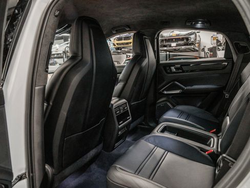 Used 2023 Porsche Cayenne Turbo GT image 32