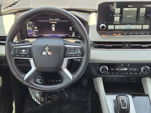 Used 2024 Mitsubishi Outlander SEL AWD/4WD image 26