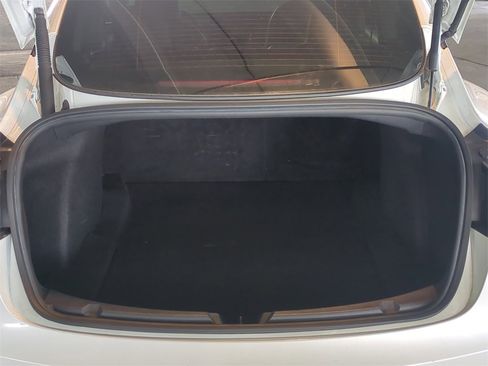 Used 2021 Tesla Model 3 Standard Range Plus image 13