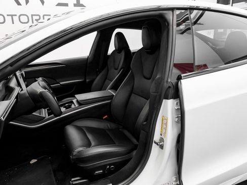 Used 2023 Tesla Model S image 30