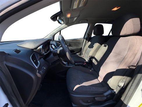 Used 2021 Chevrolet Trax LS w/ Tint and Cruise Package image 10