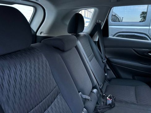 Used 2017 Nissan Rogue FWD image 12