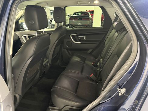 Used 2017 Land Rover Discovery Sport SE image 48