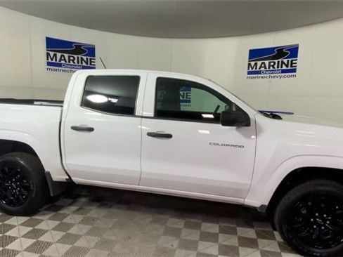 Used 2023 Chevrolet Colorado W/T image 3