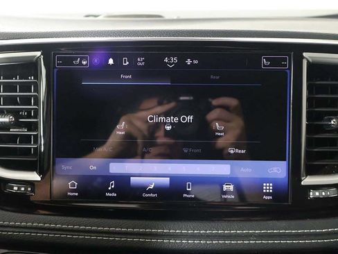 Used 2023 Chrysler Pacifica Touring-L FWD image 45