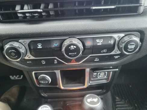 Used 2024 Jeep Wrangler Sport image 10