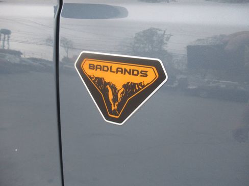 Used 2025 Ford Bronco Badlands AWD/4WD image 5